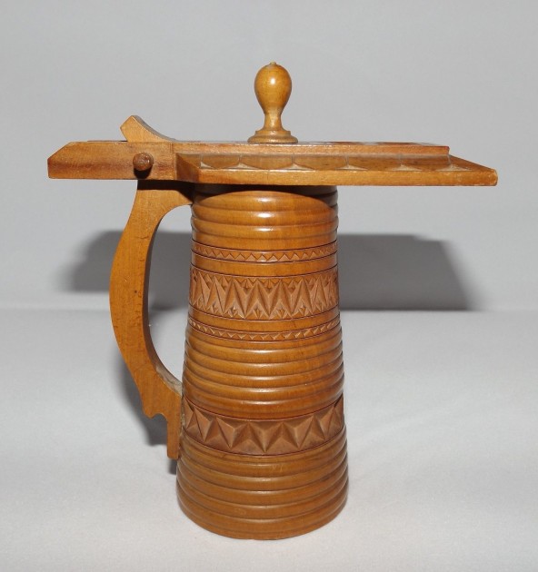 SOS - BIRD'S  BEAK A fine Swedish CHIP -carved wood tankard 'Stånka'  ONLT  5.5 INCHES TALL