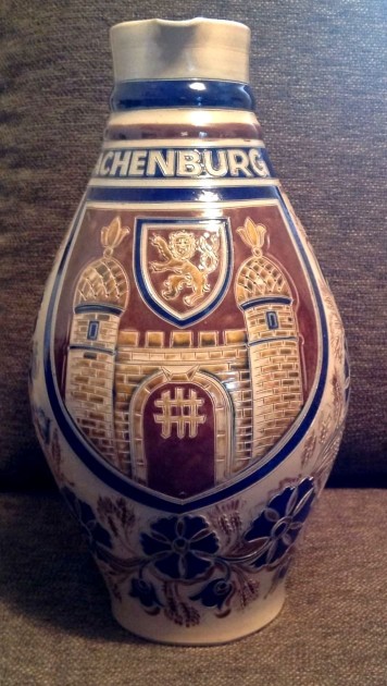 SOS - a use  b b on  g Kanne  used Wappen Hachenburg A.Reineck Kunsthandwerk Westerwald  MARK ON BOTTOM OF HANDLE - 2