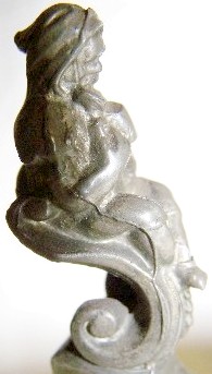 THUMBLIFT - GNOME DRINKING JUST SITTING - ON METTLACH