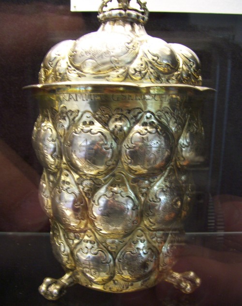 SOS - COME HITHER BODY STYLE IN 1687. MUNICH MUSEUM [2]