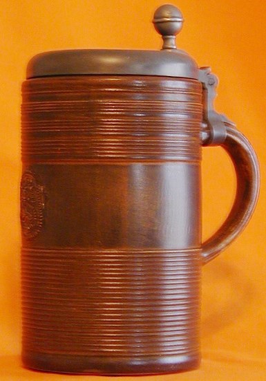 xa-copy rdy  of a Rären stein (c. 1700) and was issued in 1980 by the König Brewery  - 2